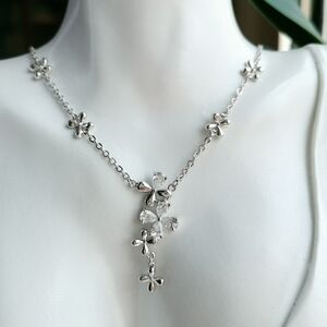 Cz Daisy Flower necklace Earrings Set 14k white gold plate 🆕
